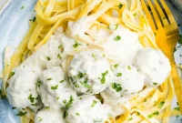 Greek Yogurt Alfredo Meatballs with Creamy Parmesan Sauce