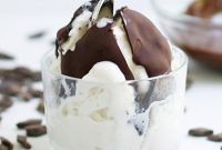 Chocolate Shell Ice Cream Topping: Crunchy Hard Chocolate Coating