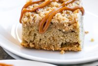 Moist Banana Crumb Cake Recipe with Cinnamon Streusel