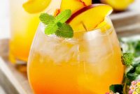 7 Classic Peach Schnapps Cocktails to Try Tonight
