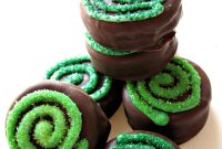 St. Patrick’s Day Chocolate-Covered Oreo Treats