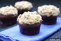 Chocolate Cupcakes with Cookie Dough Frosting and Chips
