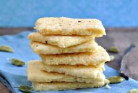 Cardamom Vanilla Bean Shortbread Cookies: Aromatic Tea-Time Treat