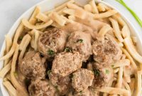 Swedish Meatballs in Slow Cooker with Creamy Sauce