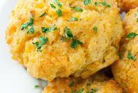 Cheddar Bay-Style Cheesy Biscuits Recipe for Garlic Lovers