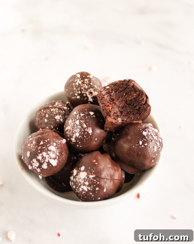 Dark Chocolate Peppermint Truffles Recipe with Natural Sweeteners 6 Healthy Dark Chocolate Peppermint Truffles - the perfect dessert for the holidays. They're packed with healthier ingredients but still taste indulgent. So good! #vegan #glutenfree #dairyfree #easyrecipe #chocolate