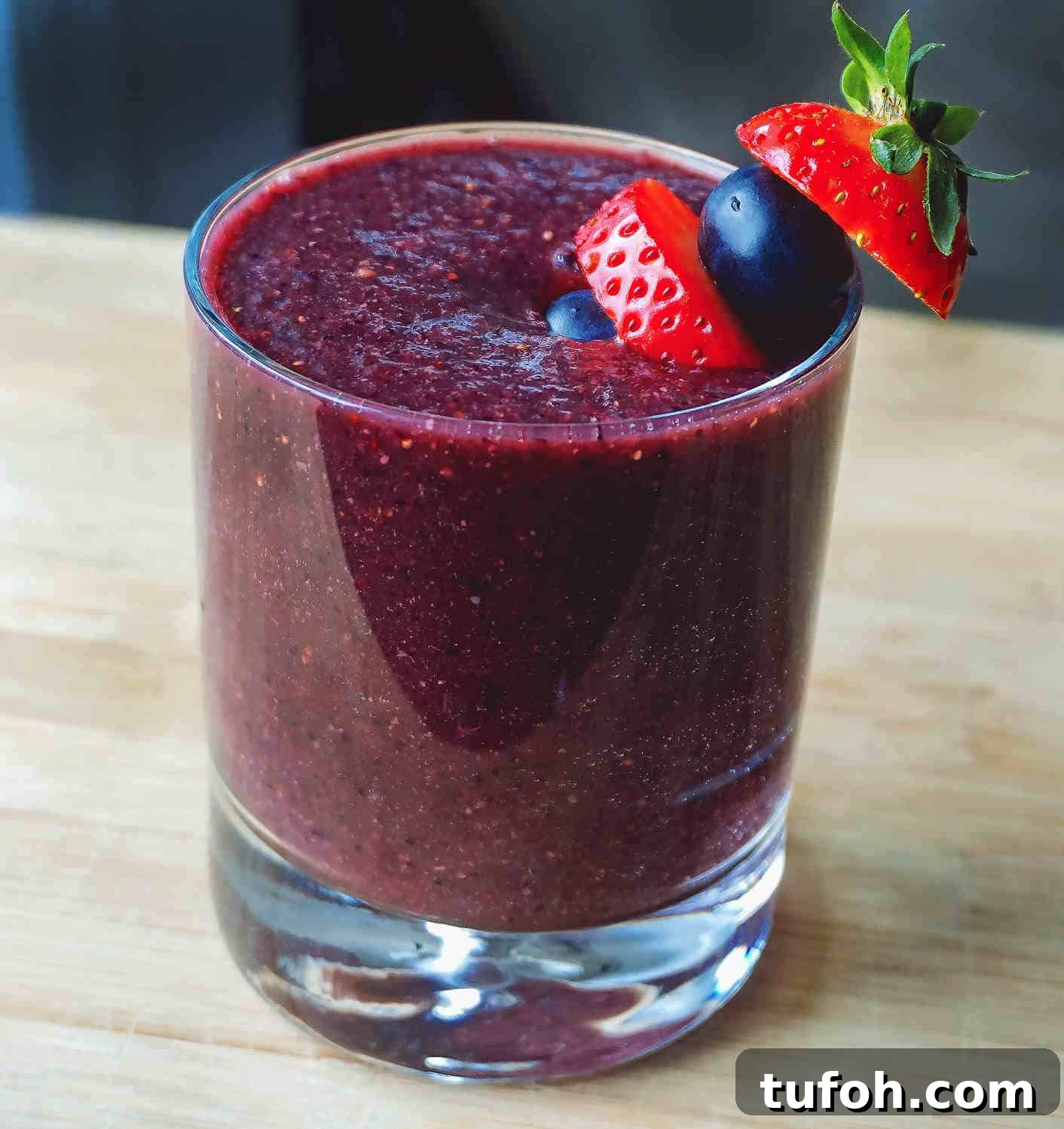 Dairy-Free Breakfast Smoothie Recipes for Busy Mornings 6 Non Dairy Free Smoothie Recipe With Berries and Peach.