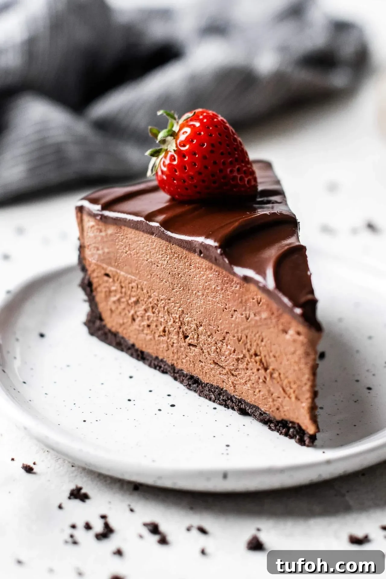 no bake chocolate cheesecake slice in plate