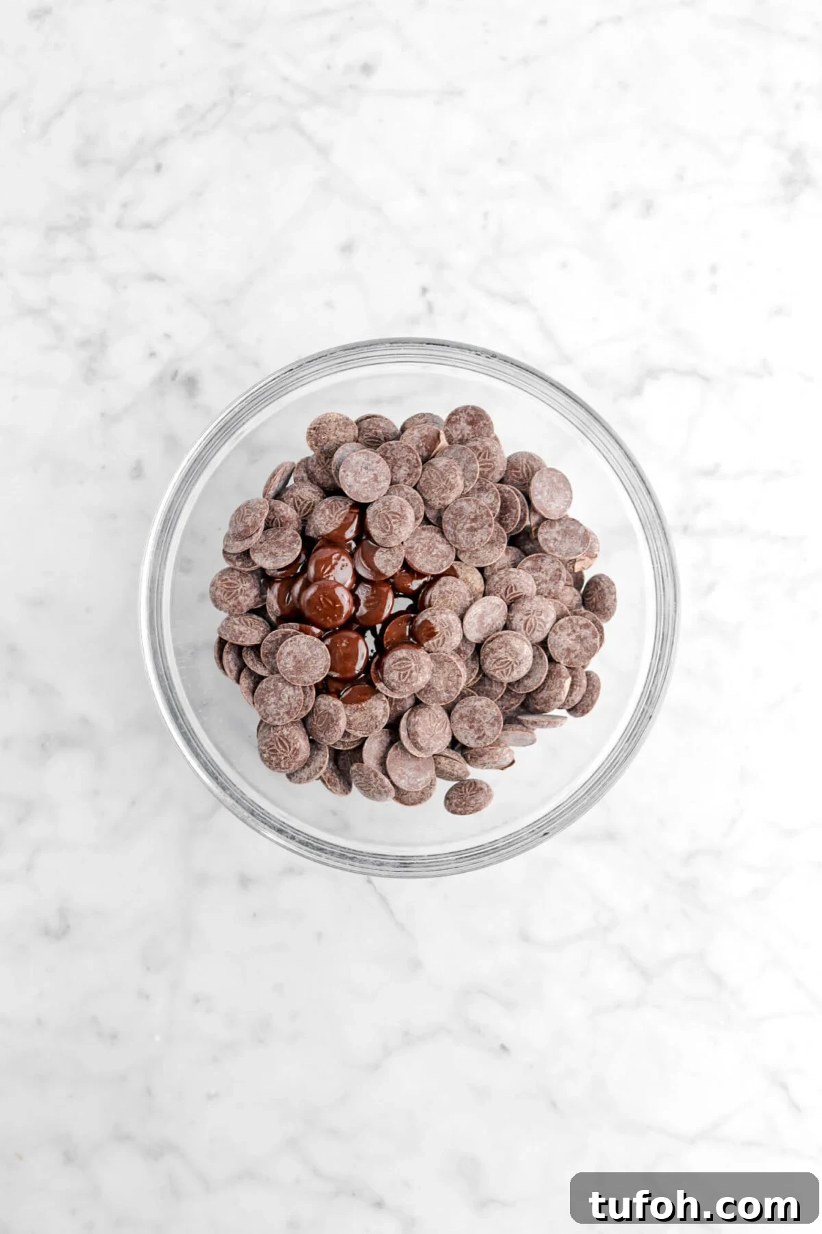 chocolate pieces and vegetable oil in a bowl