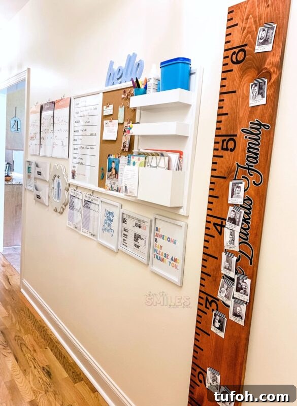 Create a Home Command Center: 18 Stylish Layout Ideas 18 DIY hallway family command center