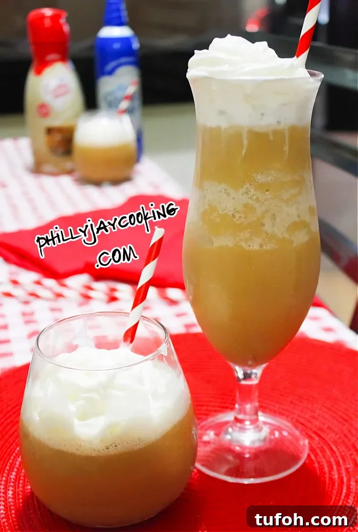 Copycat Dunkin' Iced Coffee Recipe: Frozen Blend at Home 3 Dunkin Donuts Frozen Coffee Recipe (The Best Frozen Coffee)