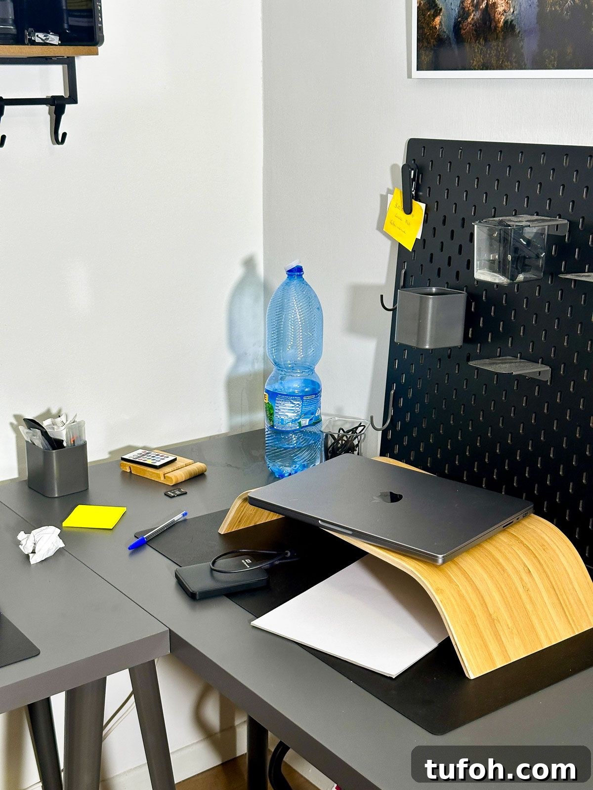 21 Clever Decluttering Hacks You Wish You Knew Sooner 18 declutter flat surfaces