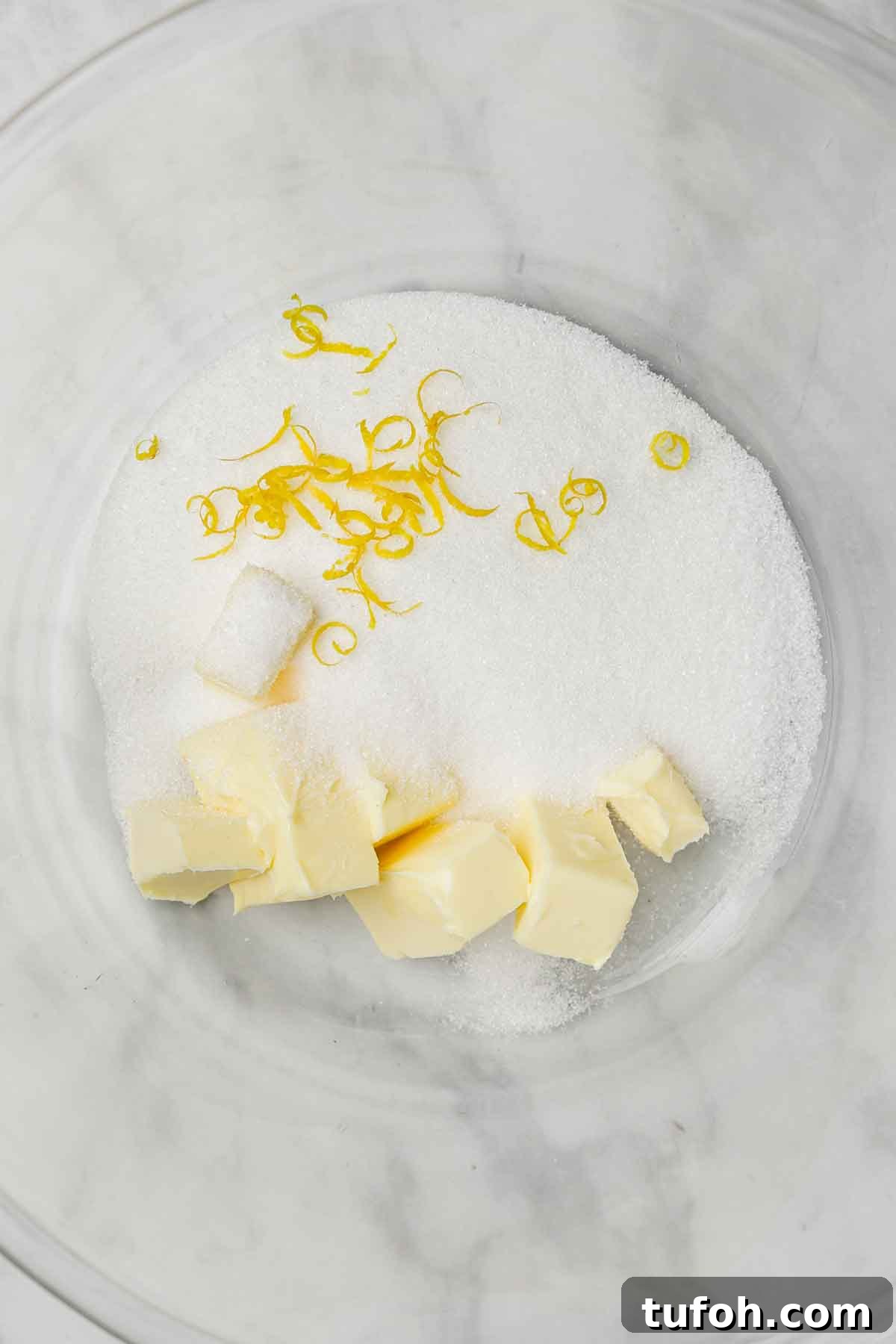 Lemon Mini Bundt Cakes: Light Citrus Dessert Recipe 4 saladier avec ingrédients