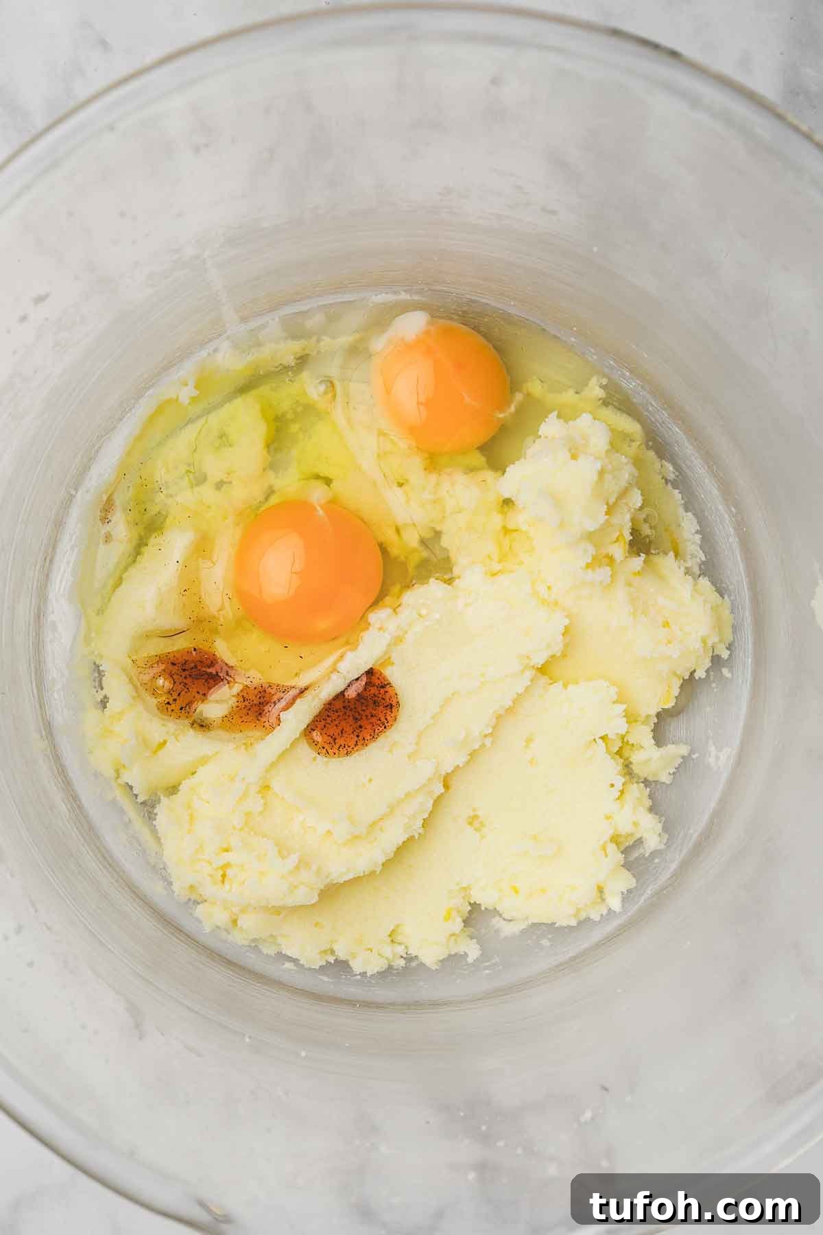 Lemon Mini Bundt Cakes: Light Citrus Dessert Recipe 5 saladier avec ingrédients