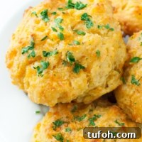 Cheddar Bay-Style Cheesy Biscuits Recipe for Garlic Lovers 4 Red Lobester Copycat: Cheddar Bay Biscuits Recipe