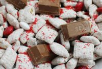 Valentine’s Day Kit Kat Muddy Buddies Recipe